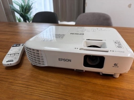 値下げ！【4/24の20時までに受取可能な方】EPSONプロジェクター EB-S05