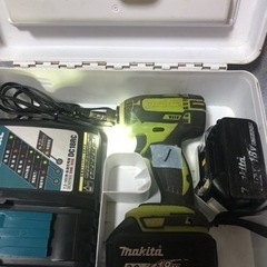 ② マキタ18vインパクトドライバTD149D中古品、オリジナル...