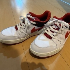 NIKEのスニーカー　フルフォースロー