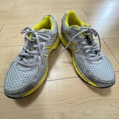 asics  23㎝スニーカー　ランニングシューズ