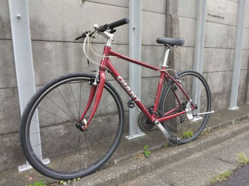 GIANT　ESCAPE　　ジャイアントエスケープ　クロスバイクです。　前後タイヤ新品交換済みです。
