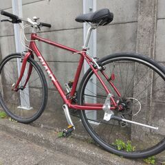 GIANT　ESCAPE　　ジャイアントエスケープ　クロスバイクです。　前後タイヤ新品交換済みです。