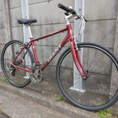 GIANT　ESCAPE　　ジャイアントエスケープ　クロスバイクです。　前後タイヤ新品交換済みです。