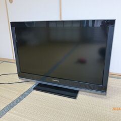 32インチ液晶テレビ（地デジ・BS・CS)