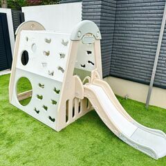 子供用の遊具　滑り台　うんてい　ボルダリング　ブランコ