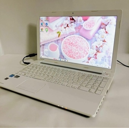 初期設定済み WEBカメラ/DVDつき 　SSD  dynabook ホワイト