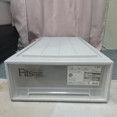 Fits Sサイズ