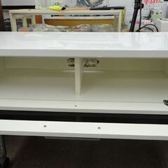 テレビボード 幅140㎝ 奥行42.5㎝ 高さ31㎝ フラップ扉 引出し付 ホワイト ※ラックは付属しません※ 西岡店 テレビボード 幅140㎝ 奥行42.5㎝ 高さ31㎝ フラップ扉 引出し付