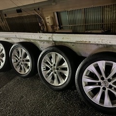 車のパーツ タイヤ、ホイール