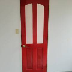 赤の扉　デザインが素敵です！