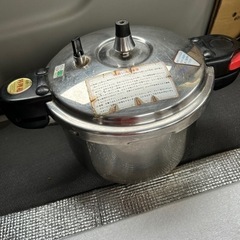 【🆘お急ぎください】圧力鍋　４.９L