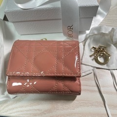 Lady Dior ロータスウォレット