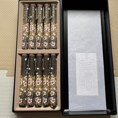  日本香堂 宇野千代のお線香 特撰淡墨の桜　塗箱短寸10入