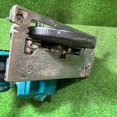 マキタ 型番不明 充電式マルノコ バッテリー1個付き ※ベース曲がっています。(掲載画像参照)【市川行徳店】【店頭取引限定】【中古】管理番号：ITE8TVWMOYNQ
