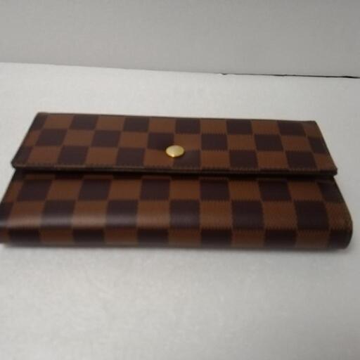 【 ★ きれいな 財布 ★ 】新品、未使用品。財布。ブランドものでは、ありませんので。