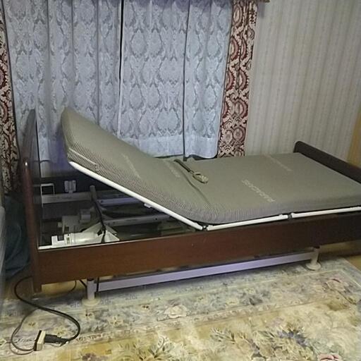 医療介護用　電動ベッド