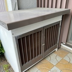 取引中犬小屋