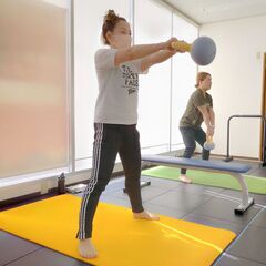 足腰の強化と柔軟性向上に特化したパーソナルトレーニング。