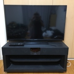 テレビとスピーカー付きテレビ台セット