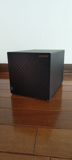 【10000円・取りに来て頂ける方限定】家庭用NAS　ASUSTOR　AS1104T