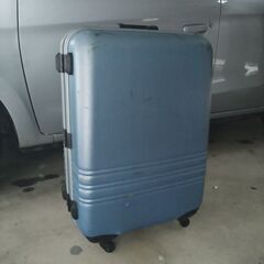 大型スーツケース75×50×35センチ