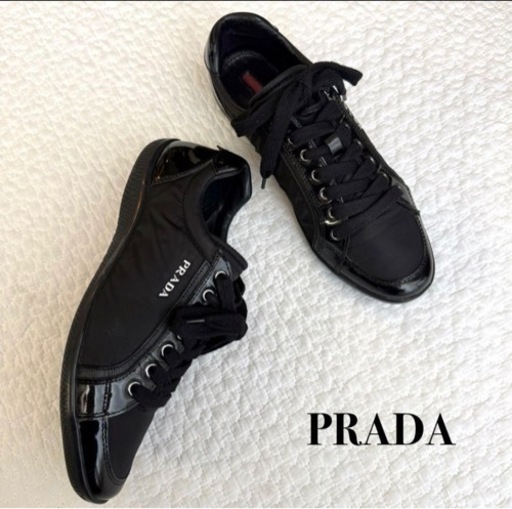 PRADAスニーカー