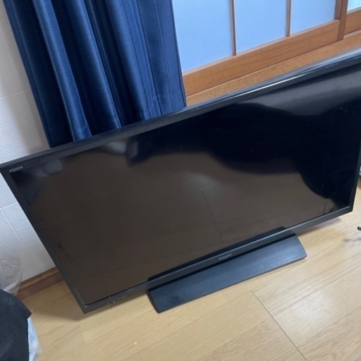 テレビ　SHARP LC40H11