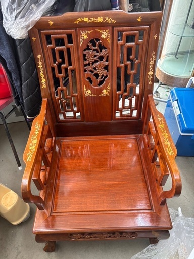 《滝画廊》高級家具店購入の木製高級椅子　横64センチ 縦95センチ
