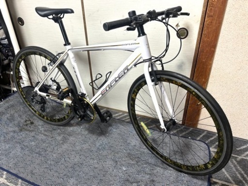 お洒落カッコいい27インチクロスバイク、SHIMANO21段変速、左右非対称パターン