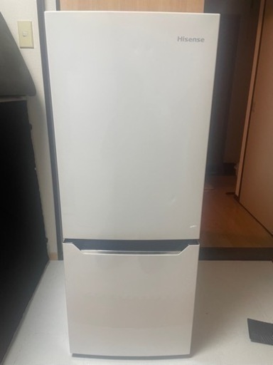 【✨庫内クリーニング✨】 ハイセンス 冷蔵庫 2ドア 150L HR-D15C (右開き/パールホワイト) 耐熱トップテーブル 強化ガラス棚 庫内LED灯 (2017～2019年製)○789h06