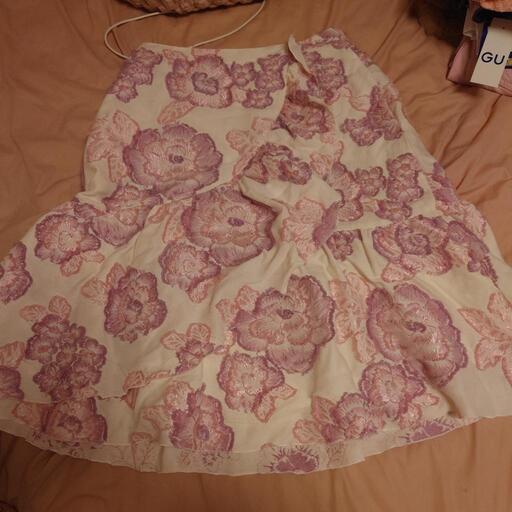新品タグつき 半額以下 TOCCA トッカ 刺繍が美しいスカート