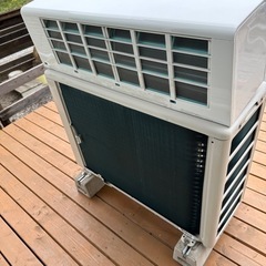 2021年製 美品 TOSHIBA ルームエアコン主に8畳用 RAS-2510T ホワイト