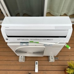 2021年製 美品 TOSHIBA ルームエアコン主に8畳用 RAS-2510T ホワイト