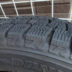 車のパーツ タイヤ、アルミホイール