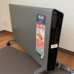 デロンギ　コンベクターヒーター黒　新古品