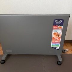 デロンギ　コンベクターヒーター黒　新古品