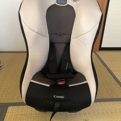 コンビ　新生児期から使えるチャイルドシート