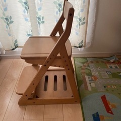 【無料】学習椅子　天然木椅子　キッズ　高さ調整チェア