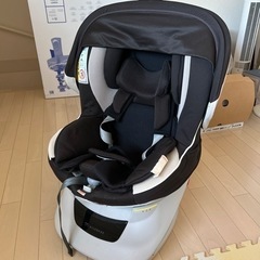 エールべべ　新生児　回転式　チャイルドシート　