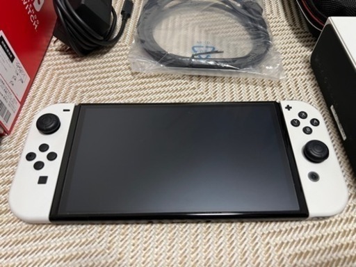中古品 任天堂 NINTENDO switch スイッチ 有機EL HAC-002 ホワイト ニンテンドー 新古品 Nintendo Switch 有機ELモデル ホワイト 中古品 任天堂