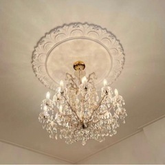 シャンデリア × 壁付照明ランプ5つ 照明器具 豪華 キラキラ です