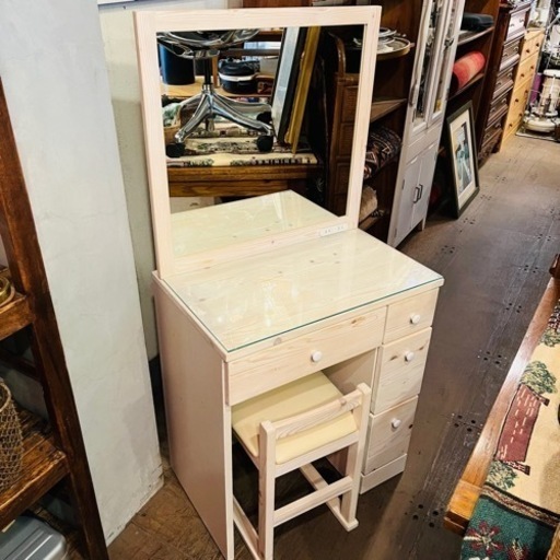 《売約済》【武蔵小山店】ドレッサー 可愛い おしゃれ 白 完成品 1面鏡 スツール付 収納 姫系 ホワイト ナチュラル フレンチ カントリー 北欧 品川区 リサイクルショップ ランバールーム 武蔵小山店 武蔵小山パルム 戸越銀座