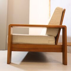 チーク材の天然木だけを扱う家具専門店SCANTEAK（スキャンティーク)のIKON 3人掛けソファです。チーク無垢材を使用した存在感と温かみのある優しい印象のデザインのゆったりワイド3Pソファー♪