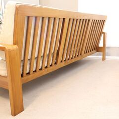 チーク材の天然木だけを扱う家具専門店SCANTEAK（スキャンティーク)のIKON 3人掛けソファです。チーク無垢材を使用した存在感と温かみのある優しい印象のデザインのゆったりワイド3Pソファー♪