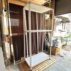 f●■スチール棚・82×46×180cm・棚板５枚（棚板２枚分の...