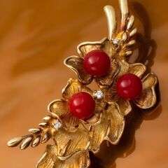 珊瑚・K18 ブローチ K18 珊瑚・ダイヤモンド ブローチ (ペンダント兼用) リーフモチーフ