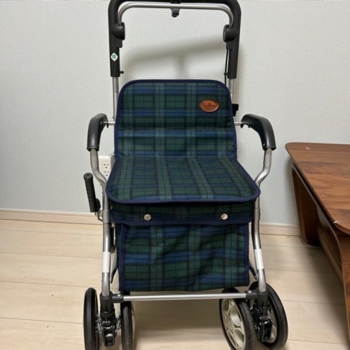 シルバーカー　手押し車　介護用品