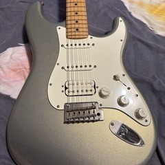 FENDER STRATOCASTER HSS