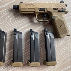 FNX-45タクティカル　ガスブローバック　マガジン4つ付き