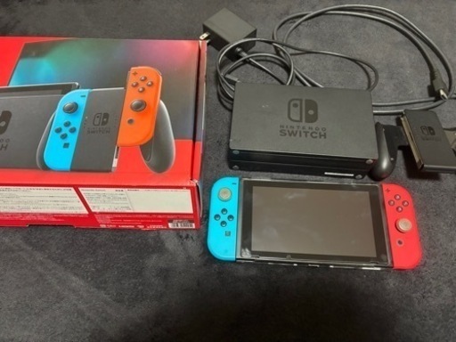 任天堂　Switch本体　収納ケース付き